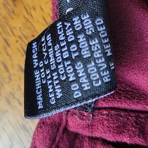 🍀Rue 21 maroon microfiber crop top!! Sexy lace down sides - Picture 3 of 7